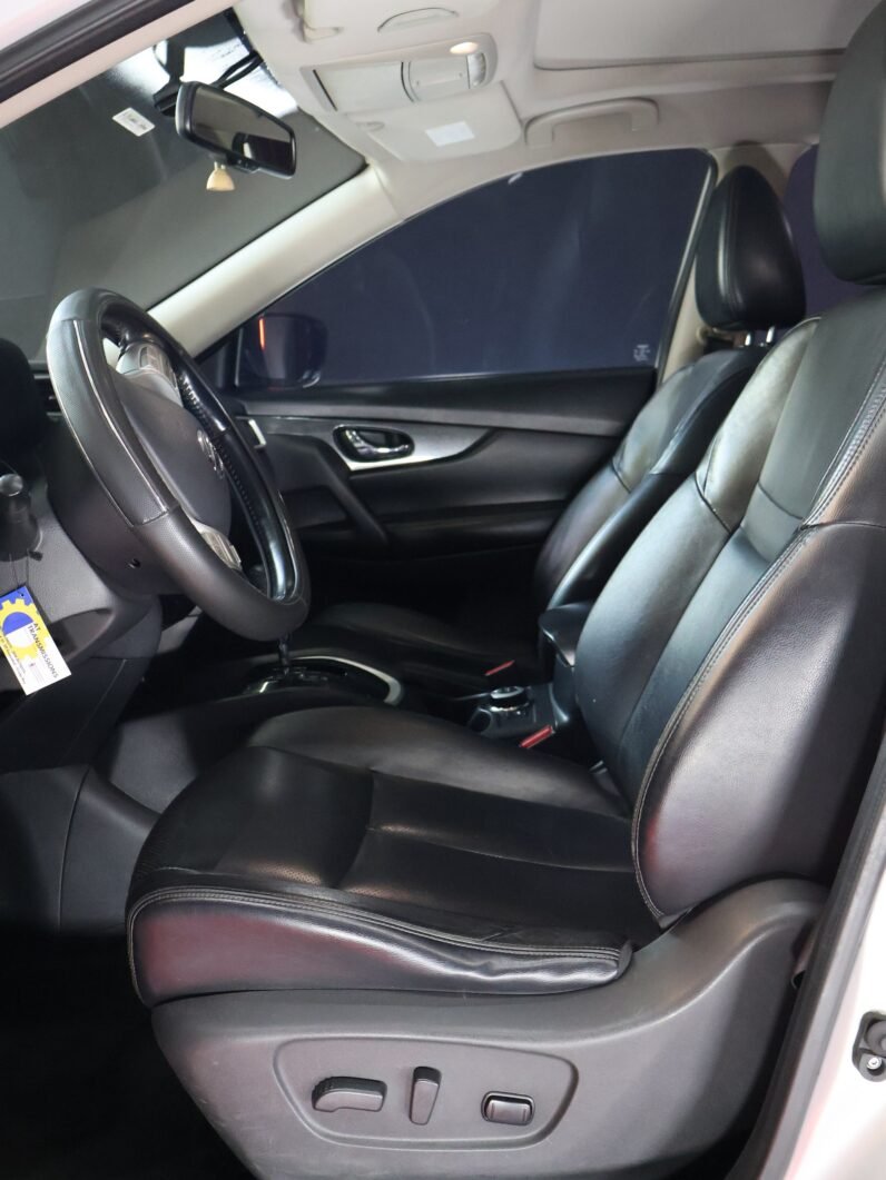 
								NISSAN XTRAIL EXCLUSIVE 2.5 AT 4X4 full									