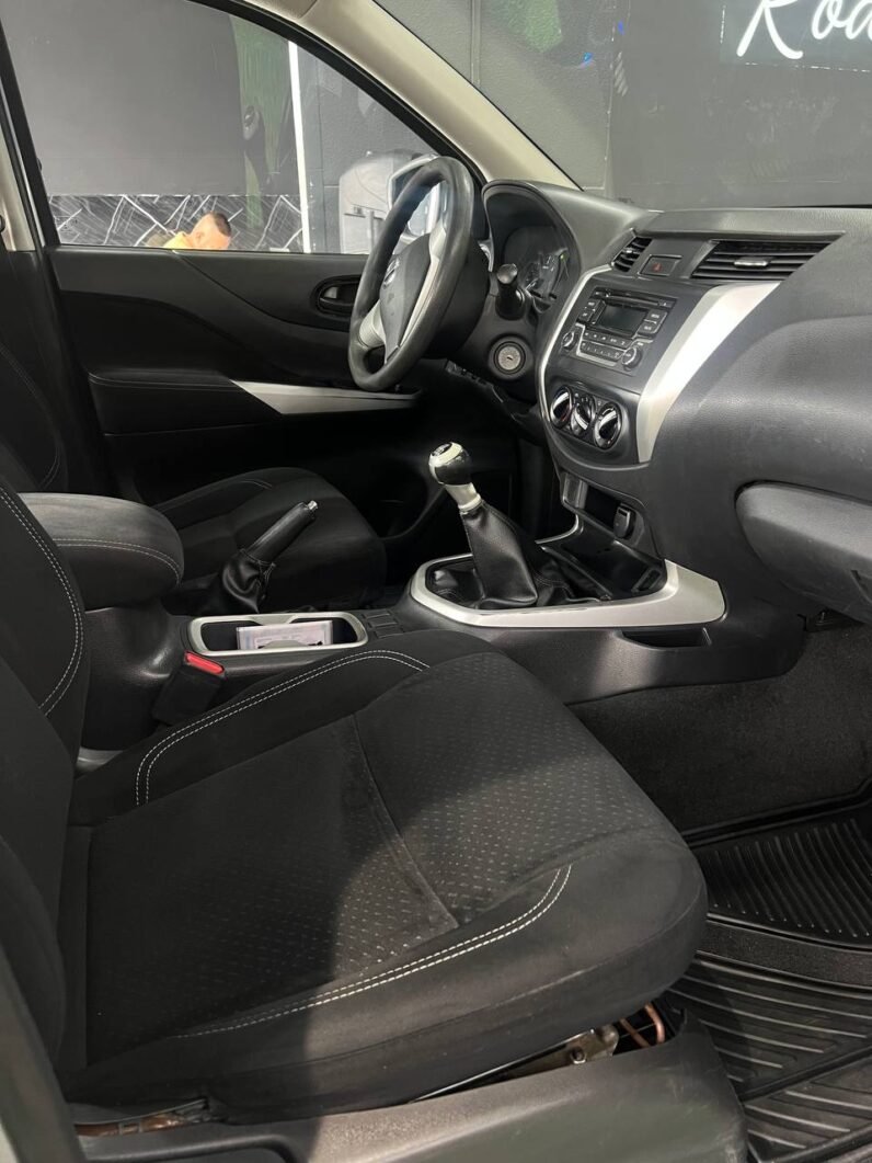 
								NISSAN FRONTIER NP300 2.5 DIESEL  MT 4X4 full									