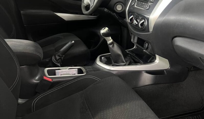 
								NISSAN FRONTIER NP300 2.5 DIESEL  MT 4X4 full									