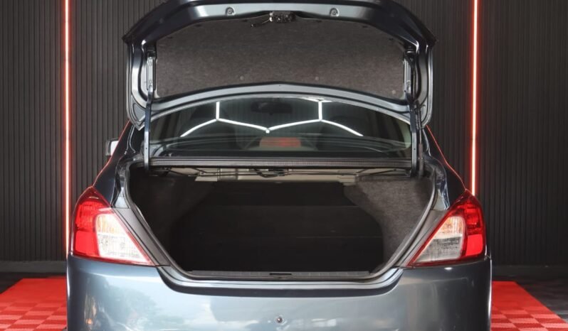 
								NISSAN VERSA SENSE MT 1.6 full									