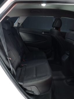 
										HYUNDAI TUCSON GL ADVANCE MT 2.0 GSL full									