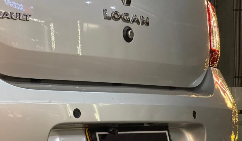 
								RENAULT LOGAN EXCLUSIVE 1600 AT SEDAN full									