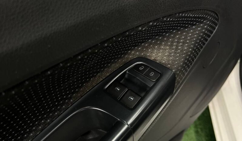 
								VOLKSWAGEN VOYAGE COMFORTLINE MT 1.6L full									