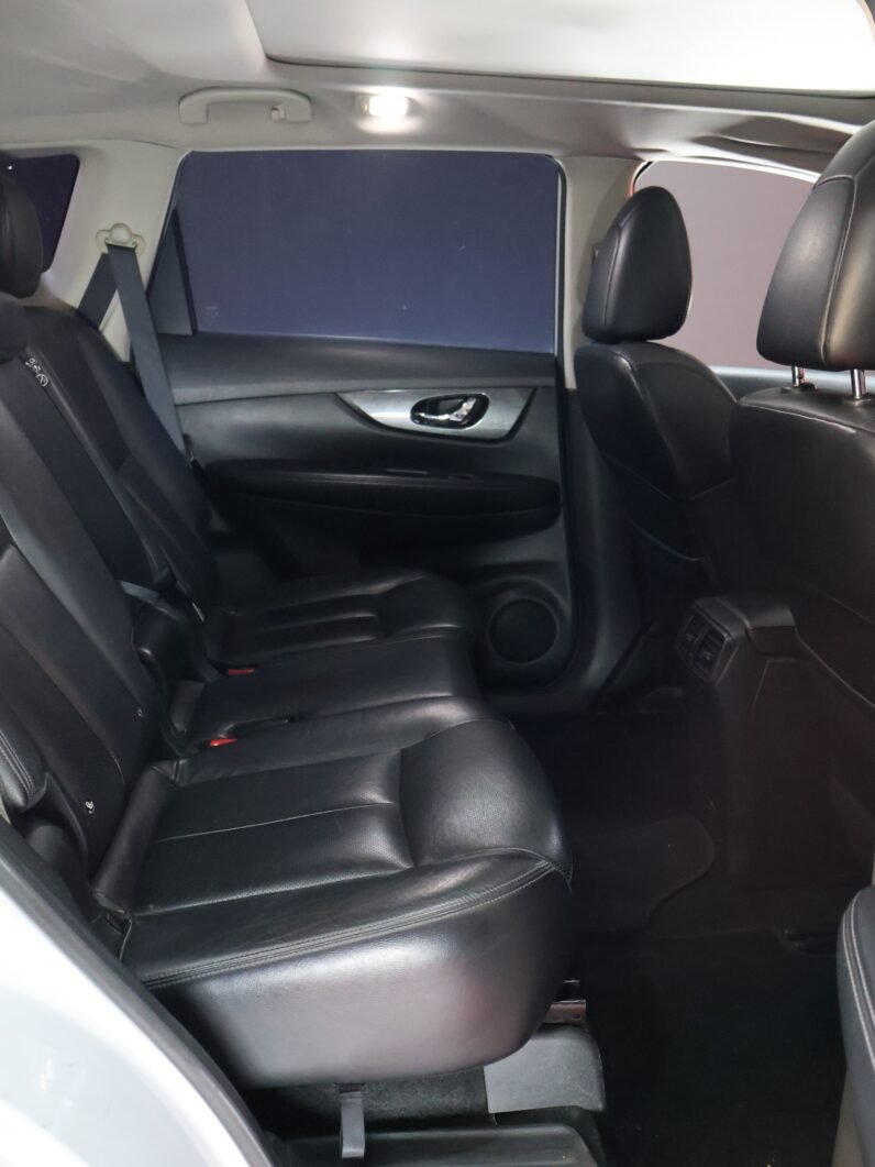 
								NISSAN XTRAIL EXCLUSIVE 2.5 AT 4X4 full									