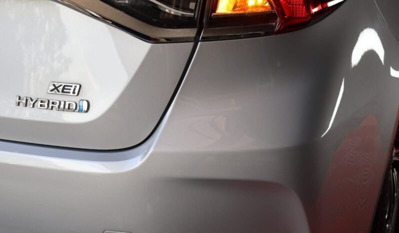 
								TOYOTA COROLLA XEI AT 1.8 HIBRIDO full									