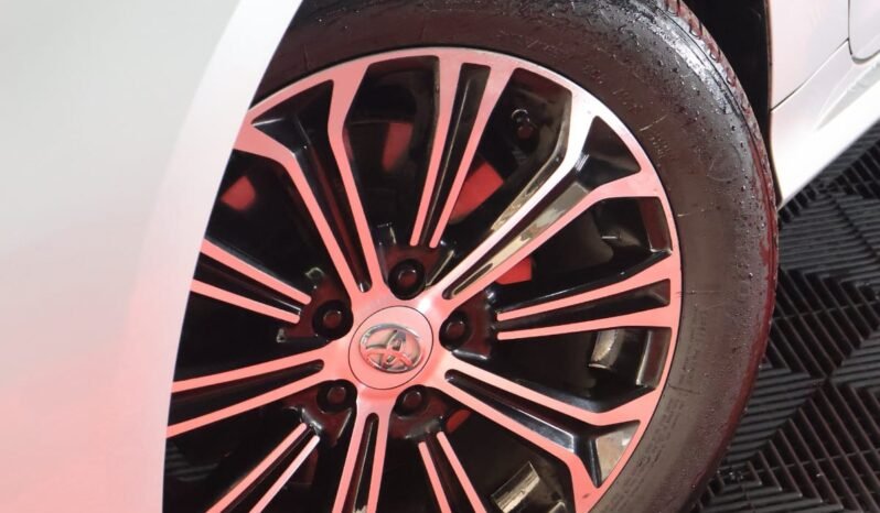 
								TOYOTA COROLLA XEI AT 1.8 HIBRIDO full									