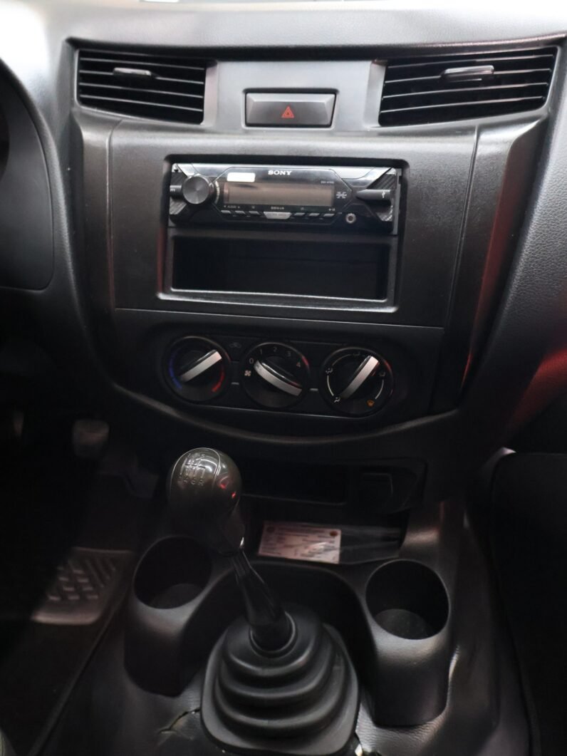 
								NISSAN NP300 FRONTIER-ESTACAS GASOLINA 4X2 MT full									