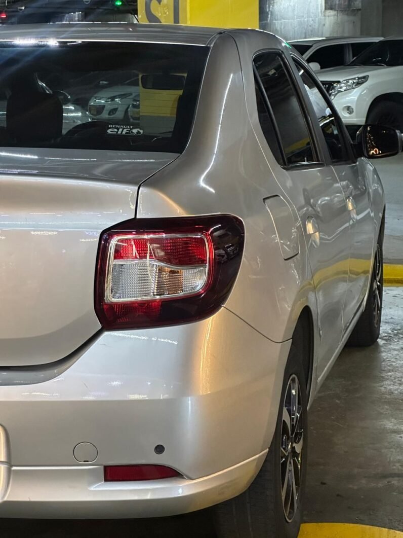 
								RENAULT LOGAN EXCLUSIVE 1600 AT SEDAN full									