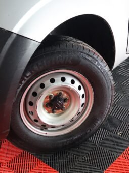 
										NISSAN NP300 FRONTIER-ESTACAS GASOLINA 4X2 MT full									