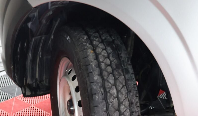 
								NISSAN NP300 FRONTIER-ESTACAS GASOLINA 4X2 MT full									