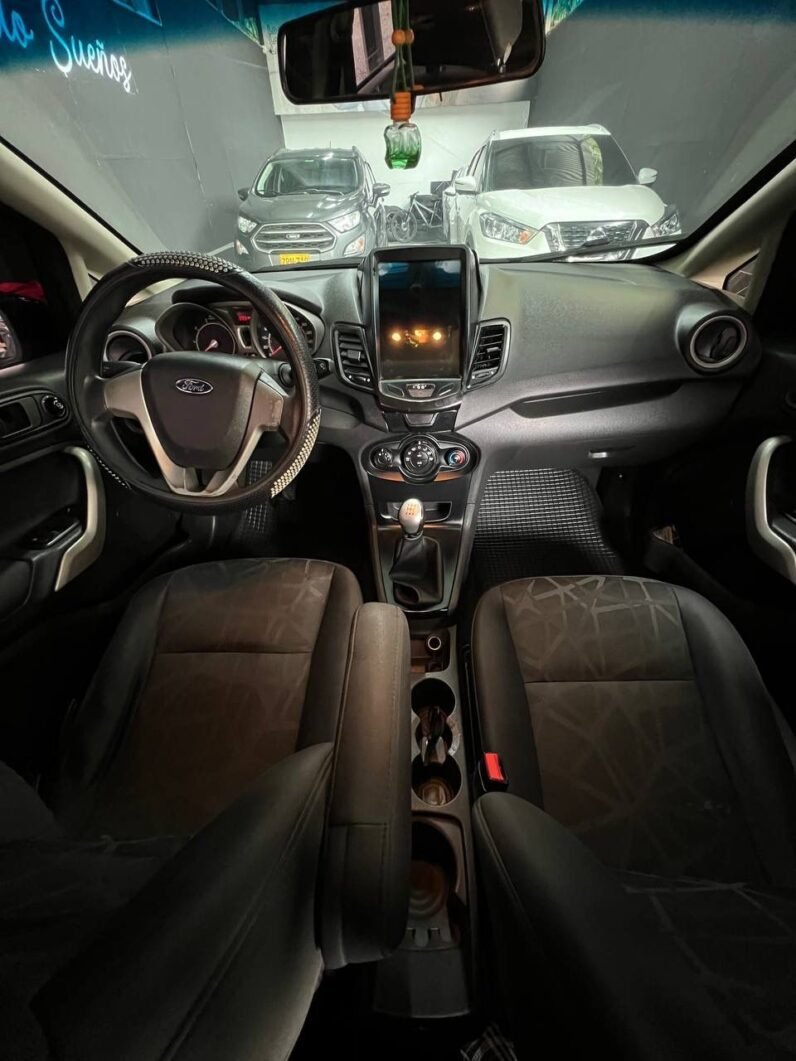 
								FORD FIESTA SE MT HB full									