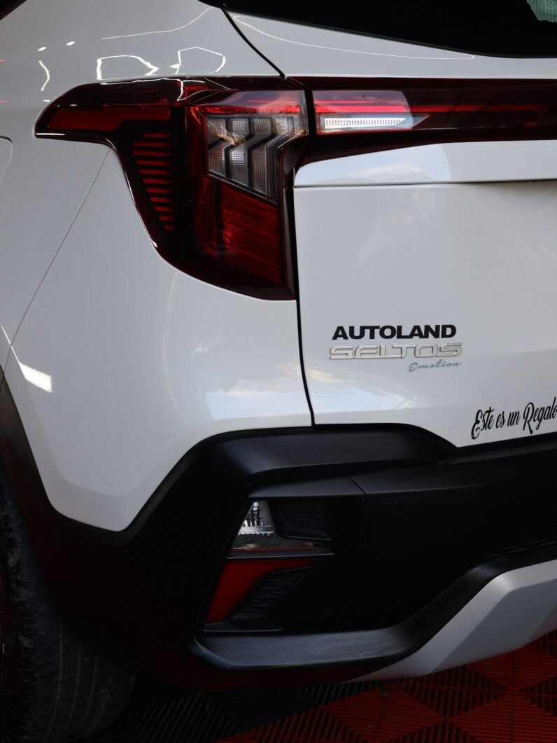 
								KIA SELTOS EMOTION 2.0 AT 4X2 full									