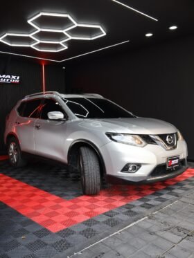 NISSAN XTRAIL EXCLUSIVE 2.5 AT 4X4