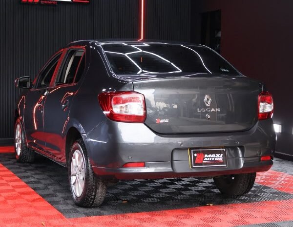 
								RENAULT LOGAN PRIVILEGE AT 1.6 SD full									