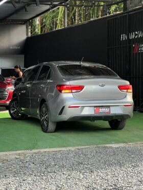 KIA RIO EMOTION 1.400L MT HB