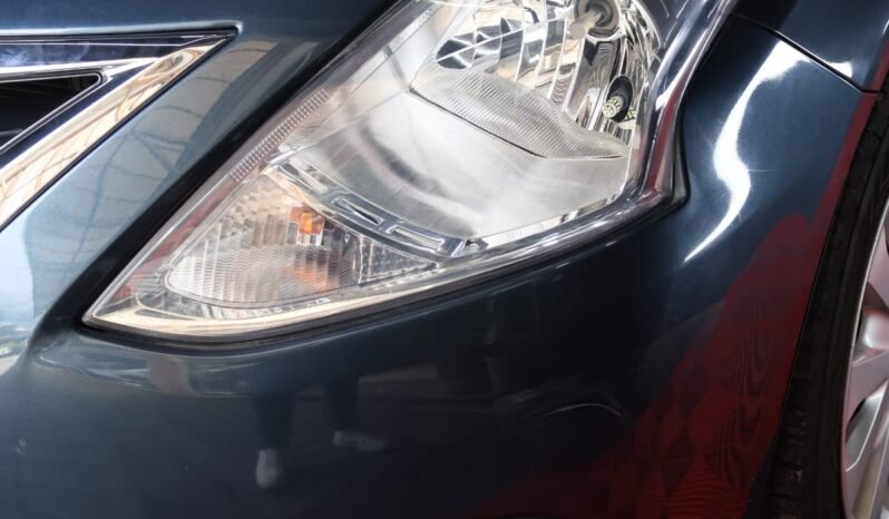 
								NISSAN VERSA SENSE MT 1.6 full									