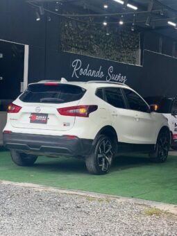
										NISSAN QASHQAI EXCLUSIVE AT 4X4 2.0 GASOL full									