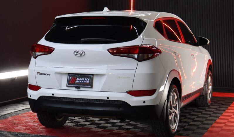 
								HYUNDAI TUCSON GL ADVANCE MT 2.0 GSL full									