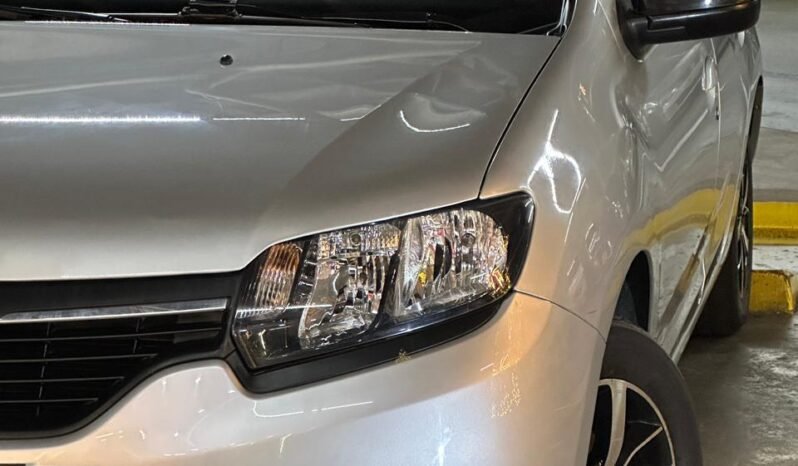 
								RENAULT LOGAN EXCLUSIVE 1600 AT SEDAN full									