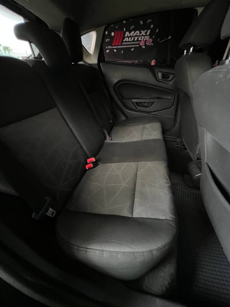 
								FORD FIESTA SE MT HB full									