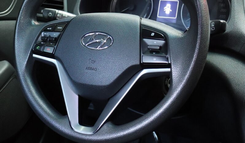 
								HYUNDAI TUCSON GL ADVANCE MT 2.0 GSL full									