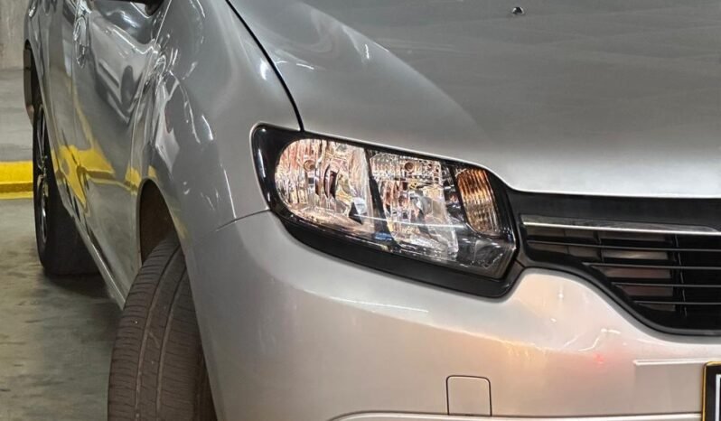 
								RENAULT LOGAN EXCLUSIVE 1600 AT SEDAN full									