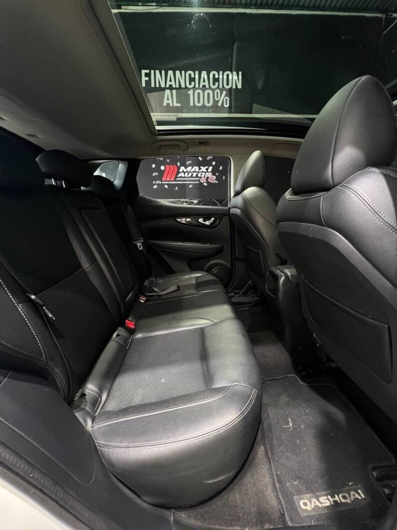 
								NISSAN QASHQAI EXCLUSIVE AT 4X4 2.0 GASOL full									