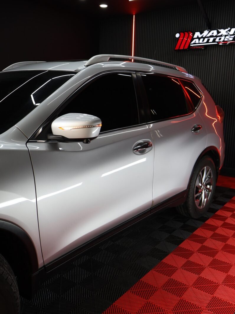 
								NISSAN XTRAIL EXCLUSIVE 2.5 AT 4X4 full									