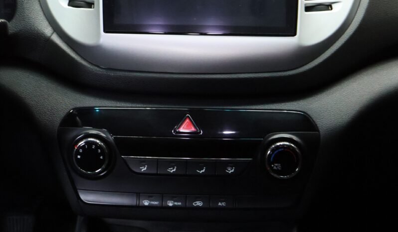 
								HYUNDAI TUCSON GL ADVANCE MT 2.0 GSL full									