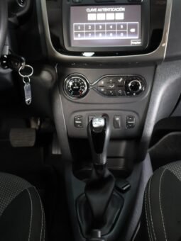 
										RENAULT LOGAN PRIVILEGE AT 1.6 SD full									