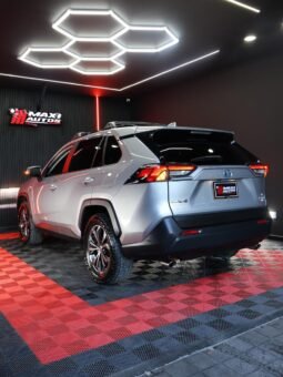 
										TOYOTA RAV4 IMPERIAL 2.4L AT 4×4 full									