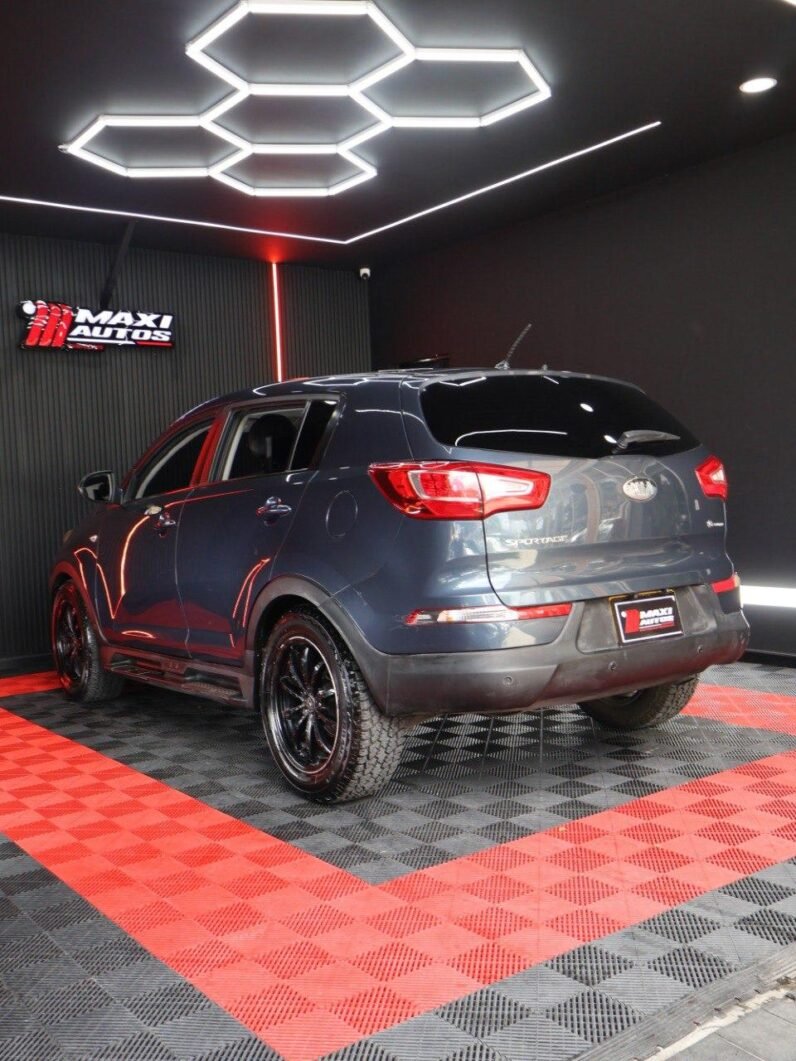 
								KIA NEW SPORTAGE LX DIESEL 2.0 AT 4X4 full									