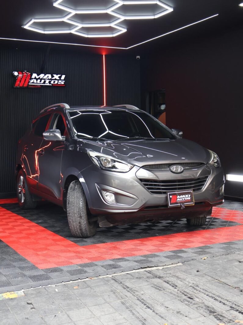 
								HYUNDAI TUCSON IX35 GL 2.0L AT 4×2 full									