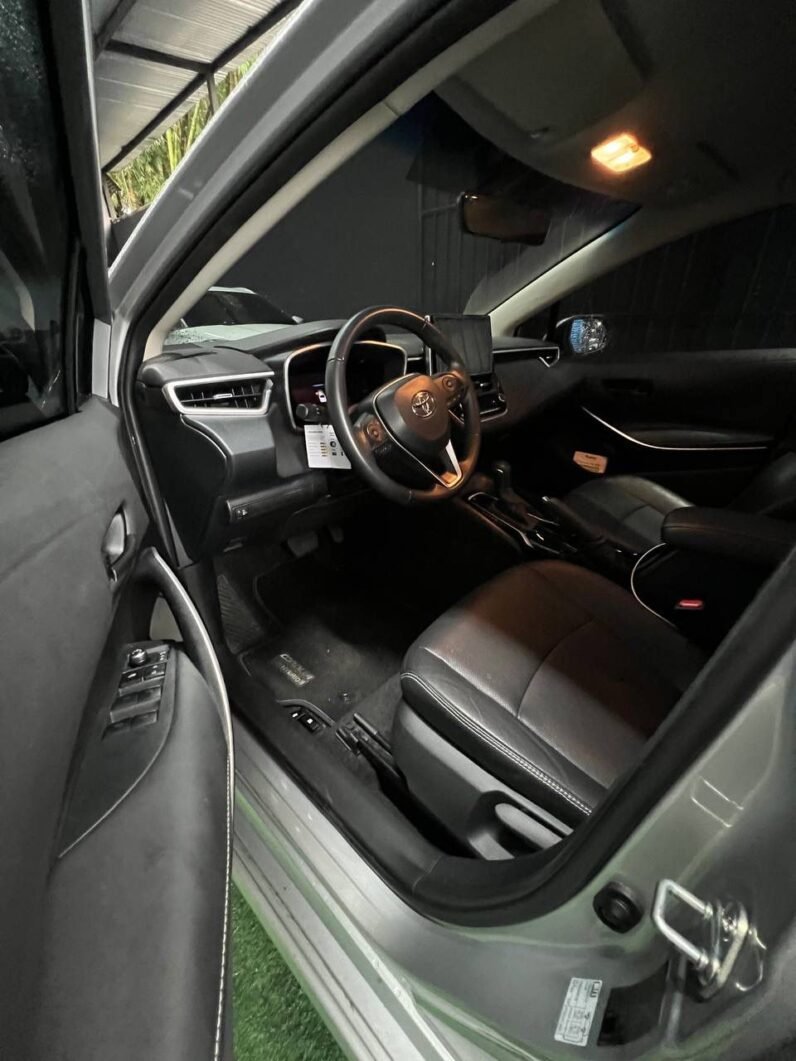 
								TOYOTA COROLLA XEI AT 1.8 HIBRIDO full									