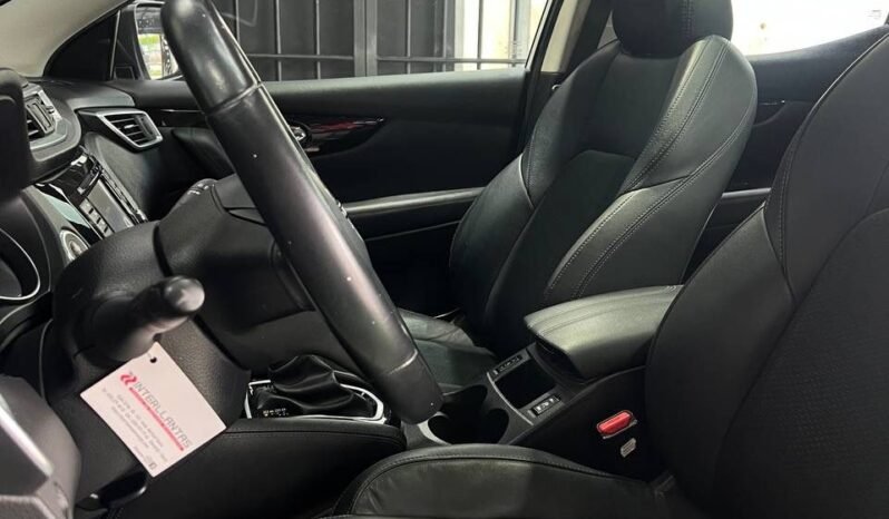 
								NISSAN QASHQAI EXCLUSIVE AT 4X4 2.0 GASOL full									