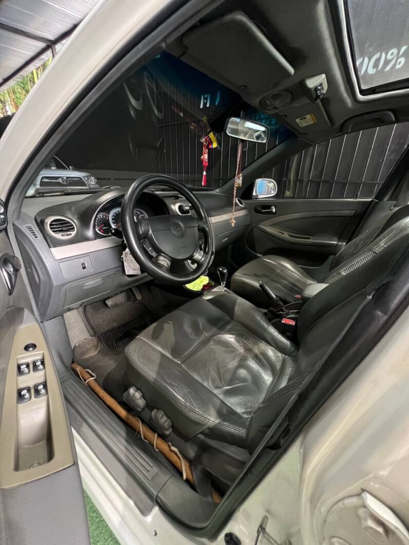 
								CHEVROLET OPTRA LIMITED 1.8 AT full									