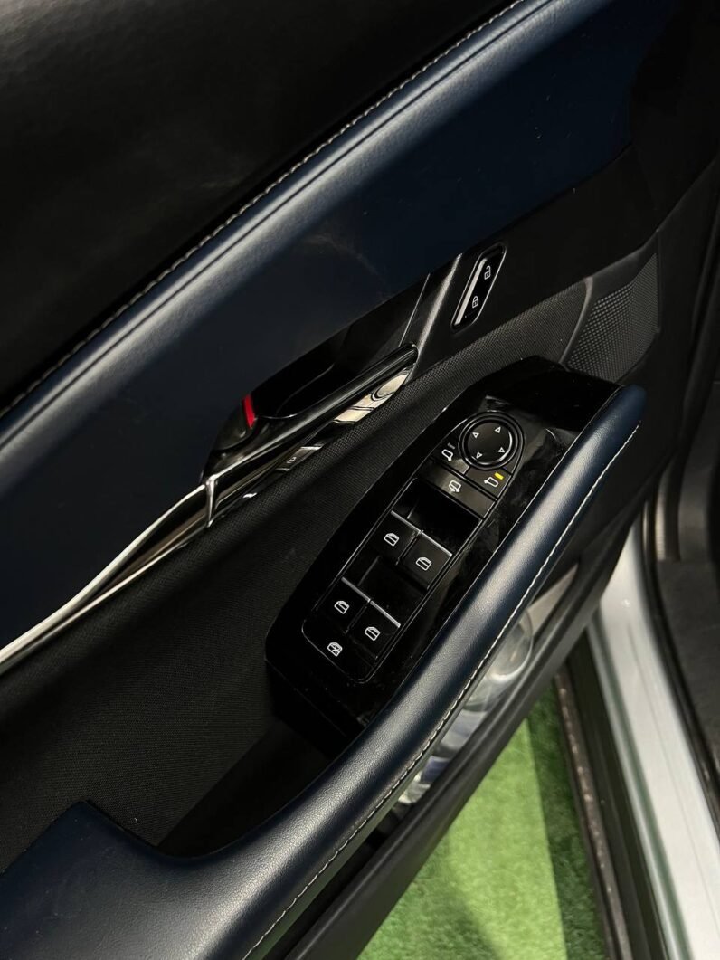 
								MAZDA CX30 TOURING AT 2.0 4X2 full									