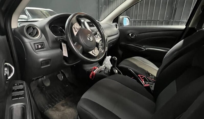 
								NISSAN VERSA ADVANCE MT 1.6 SD full									