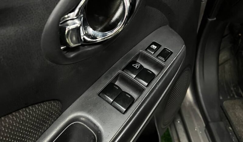 
								NISSAN VERSA ADVANCE MT 1.6 SD full									