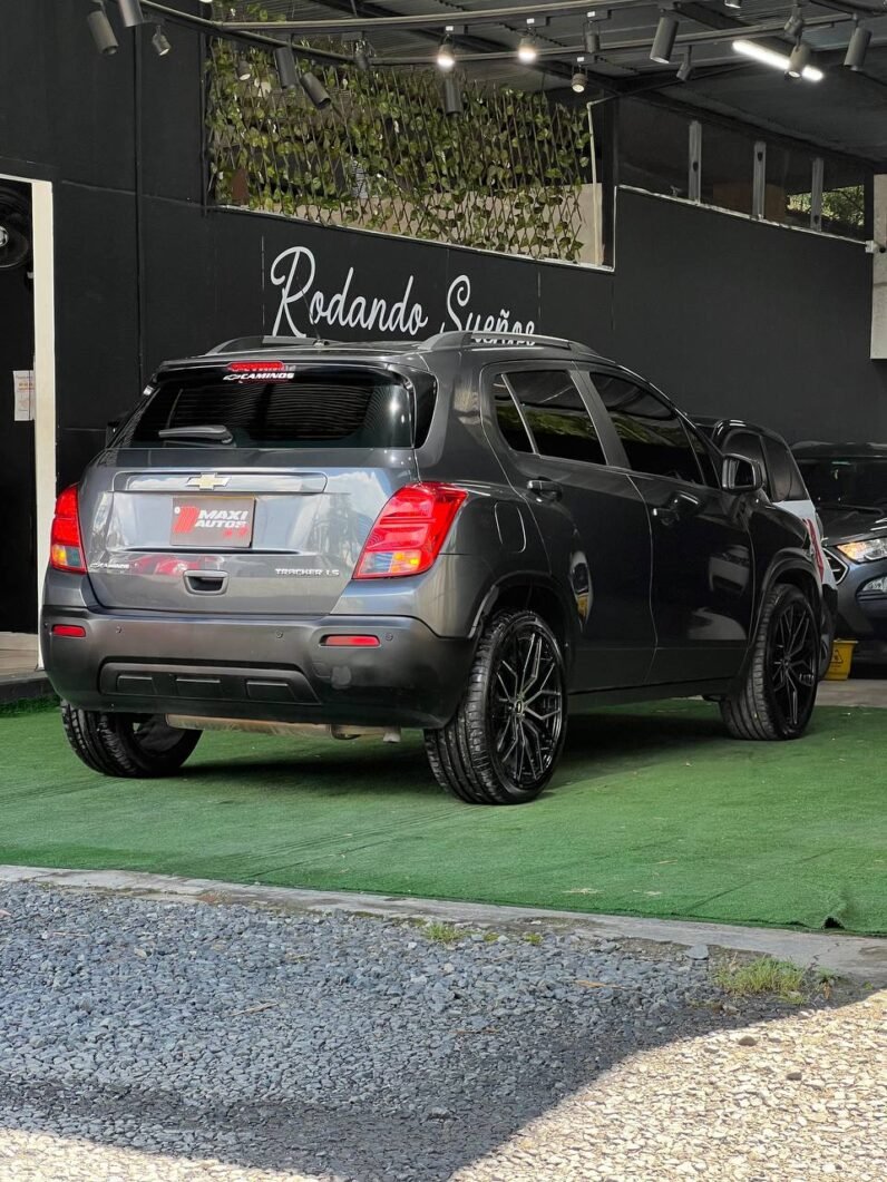 
								CHEVROLET TRACKER LS AT 1.8 4X2 full									