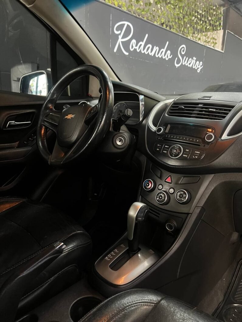 
								CHEVROLET TRACKER LS AT 1.8 4X2 full									