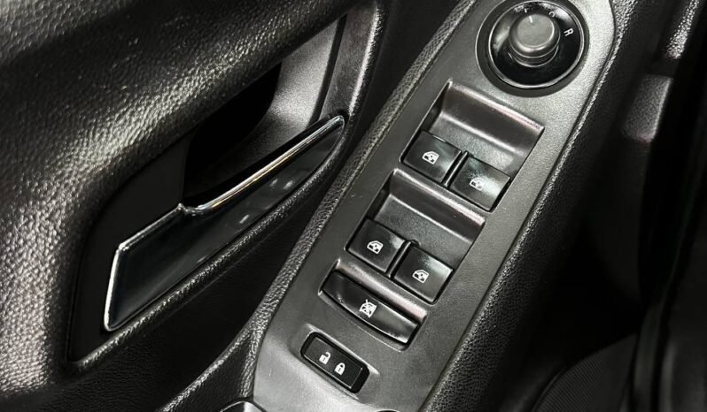 
								CHEVROLET TRACKER LS AT 1.8 4X2 full									