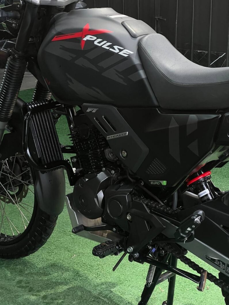 
								HERO XPULSE 200 4V full									