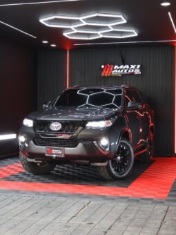 TOYOTA FORTUNER SR5 AT DIESEL 4X2