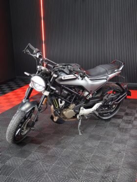 HUSQVARNA SVARTPILEN 200 MT