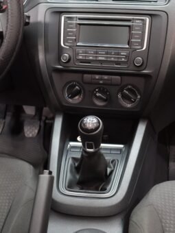 
										VOLKSWAGEN JETTA TRENDLINE MT full									