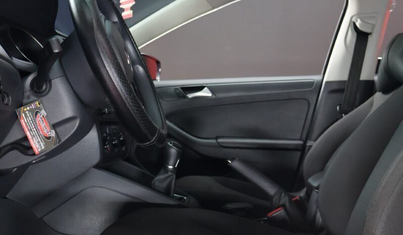 
								VOLKSWAGEN JETTA TRENDLINE MT full									