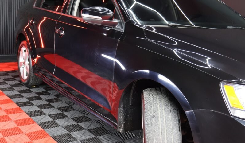 
								VOLKSWAGEN JETTA TRENDLINE MT full									