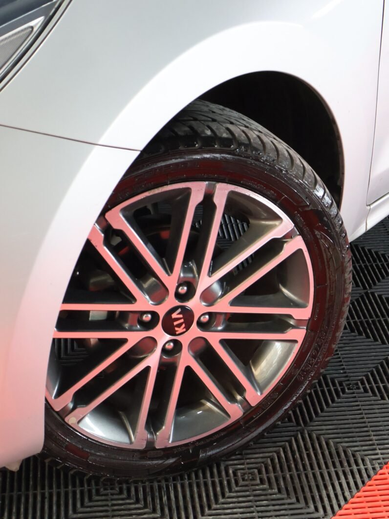 
								KIA RIO VIBRANT AT 1.4 SD full									