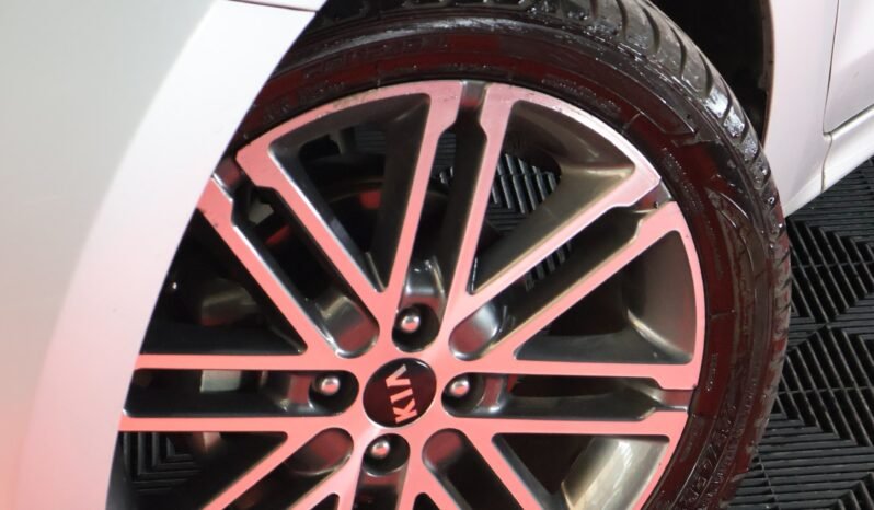 
								KIA RIO VIBRANT AT 1.4 SD full									